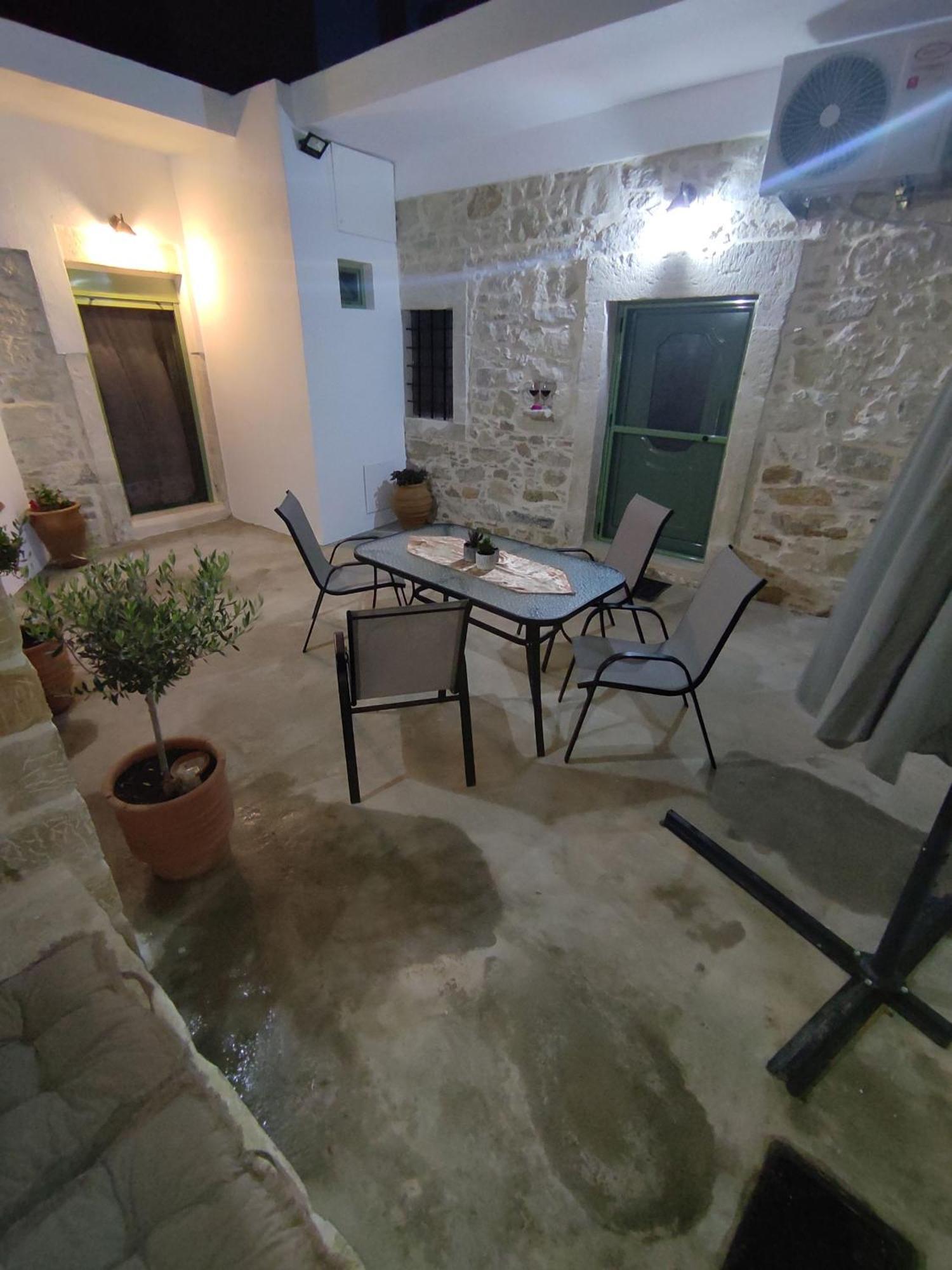 La Maison D Aspasia Kamilari Exterior photo